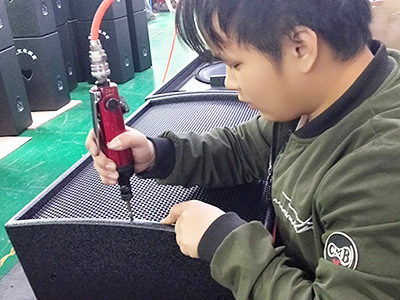 爵士龍音響制作生產(chǎn)車間